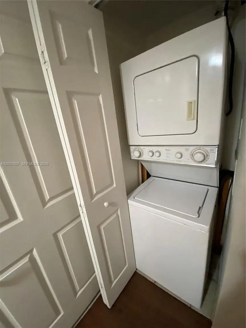 816 NW 11th St , Unit 1203, Miami, FL 33136 Photo