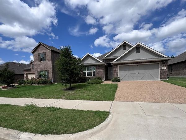 1323 Rosler Street, Mansfield, TX 76063
