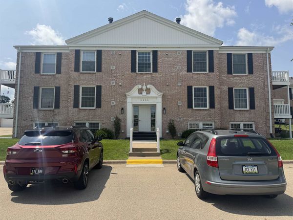 2335 Coventry Park, Unit 202, Dubuque, IA 52001