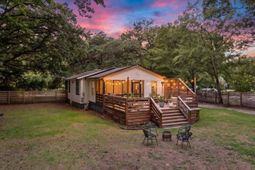 1823 Pineland Drive photo 4