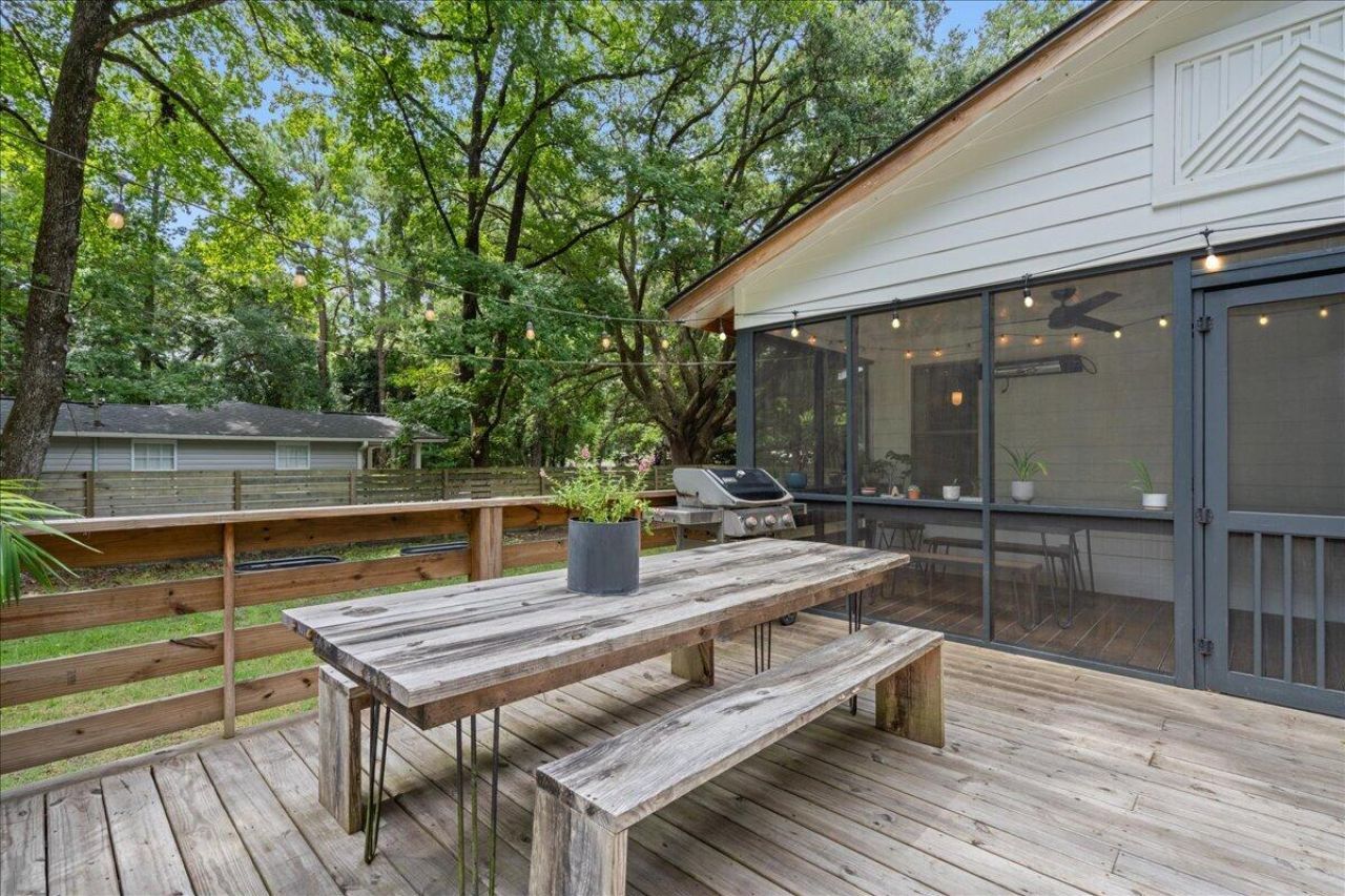 1823 Pineland Drive Photo 46
