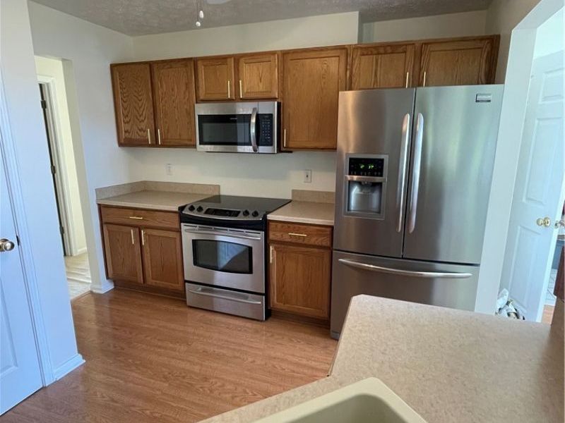 18511 Woodhaven Drive, Strongsville, OH 44149 Photo 9