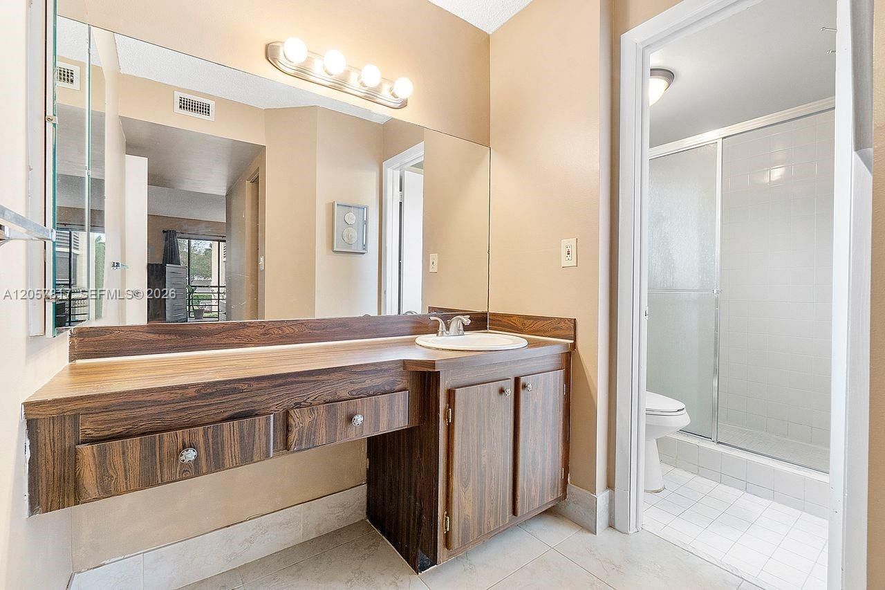 6655 W Broward Blvd , Unit 200, Plantation, FL 33317 Photo