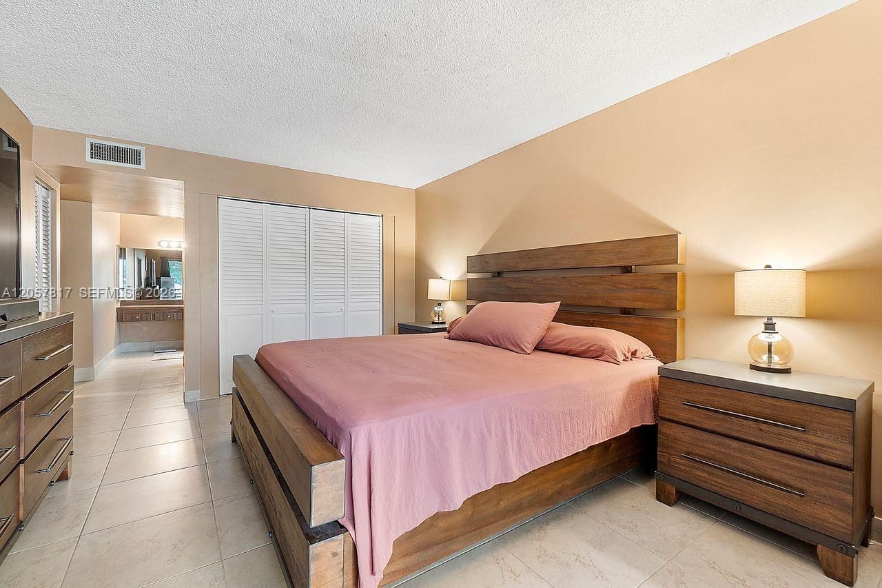 6655 W Broward Blvd , Unit 200, Plantation, FL 33317 Photo