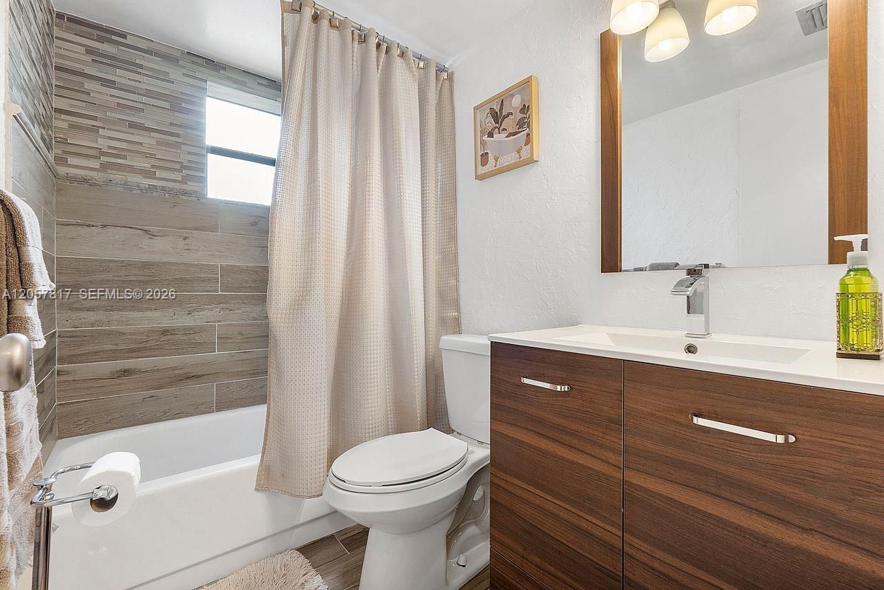6655 W Broward Blvd , Unit 200, Plantation, FL 33317 Photo