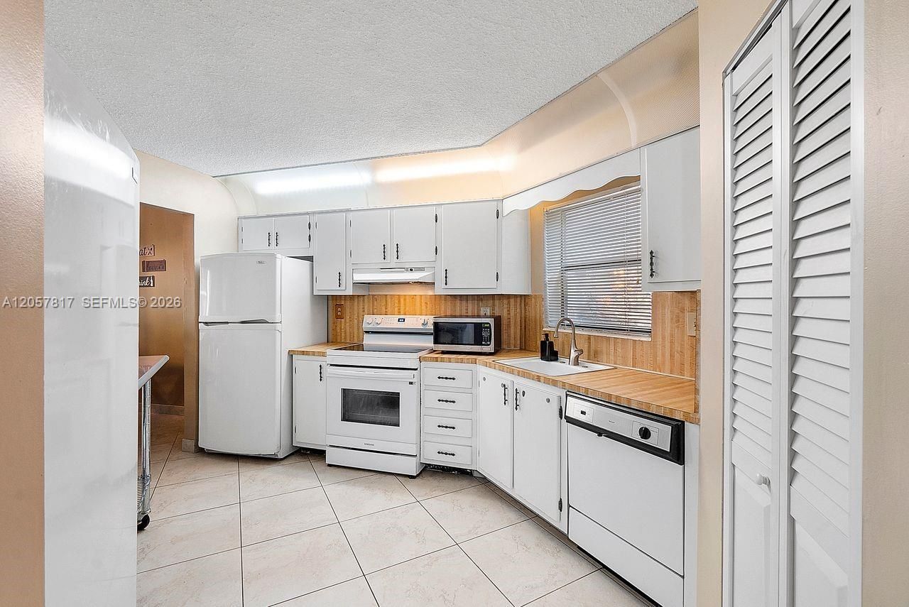 6655 W Broward Blvd , Unit 200, Plantation, FL 33317 Photo
