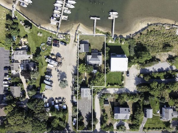 35 Gardners Lane, Hampton Bays, NY 11946