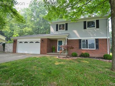 4428 Fenmore Avenue, Waterford Twp, MI 48328