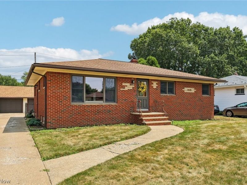 7329 Beresford Avenue, Parma, OH 44130 Photo 3