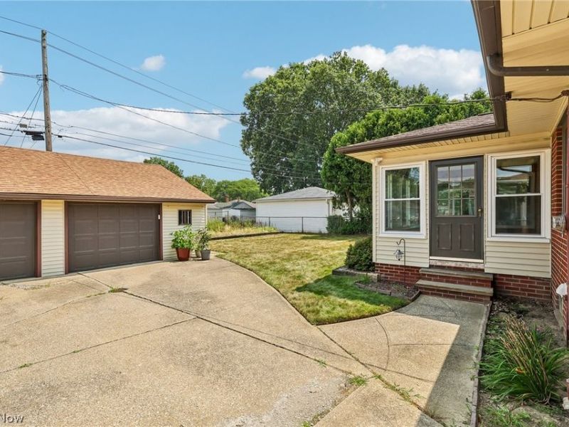 7329 Beresford Avenue, Parma, OH 44130 Photo 46