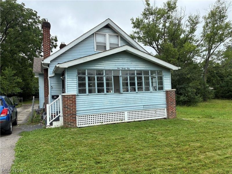 429 W Glenaven Avenue, Youngstown, OH 44511 Photo 1