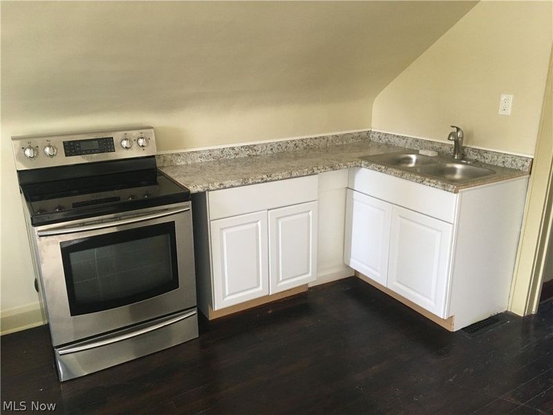 429 W Glenaven Avenue, Youngstown, OH 44511 Photo 3