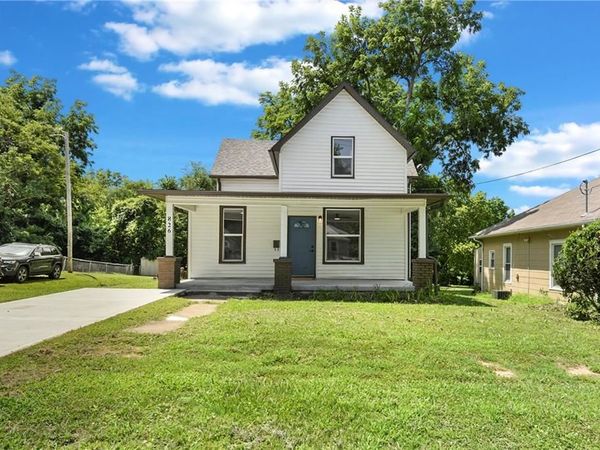 826 S Cottage Street, Independence, MO 64050
