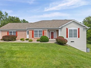 47 Granite Drive , Penfield, NY 14526