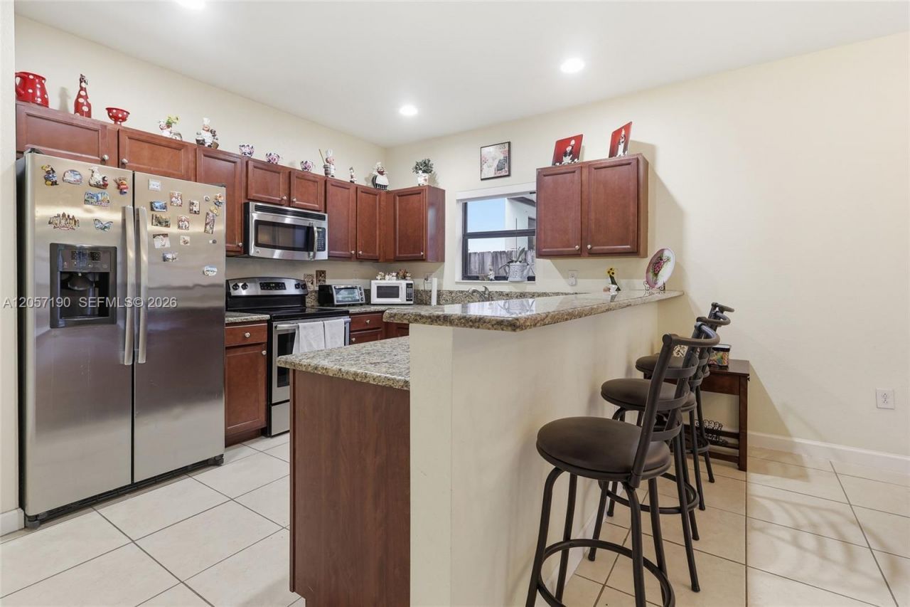 15585 SW 176th Ter , Miami, FL 33187 Photo