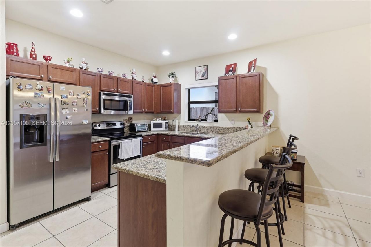 15585 SW 176th Ter , Miami, FL 33187 Photo