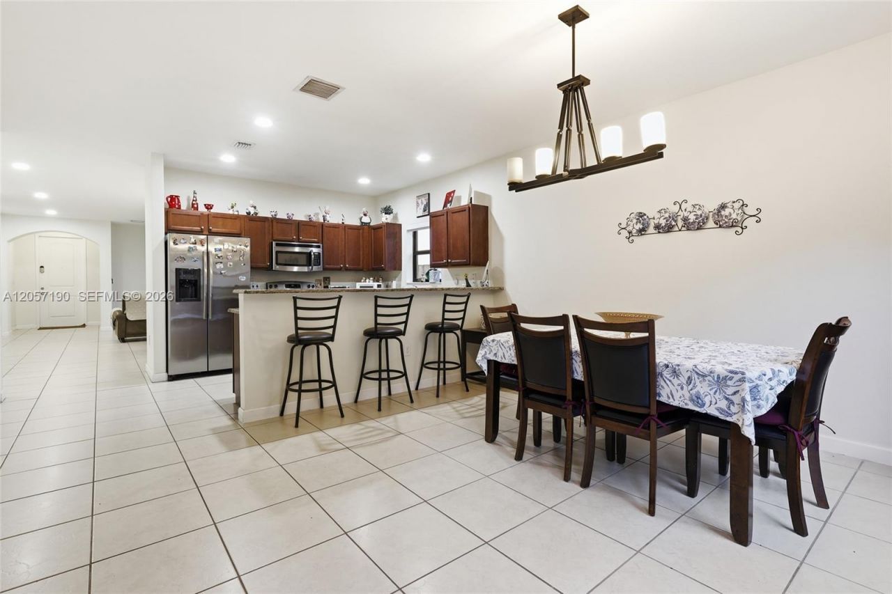 15585 SW 176th Ter , Miami, FL 33187 Photo