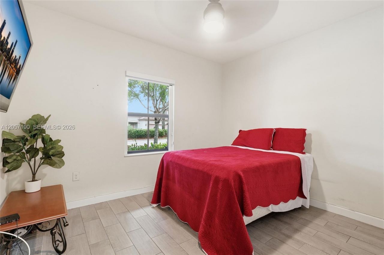 15585 SW 176th Ter , Miami, FL 33187 Photo