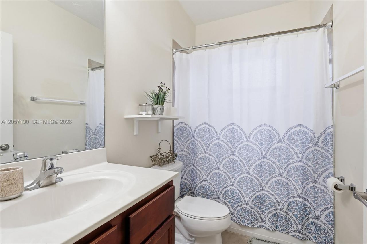 15585 SW 176th Ter , Miami, FL 33187 Photo
