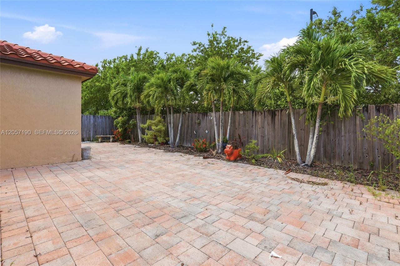 15585 SW 176th Ter , Miami, FL 33187 Photo
