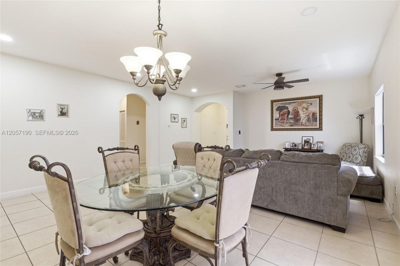 15585 SW 176th Ter , Miami, FL 33187 Photo