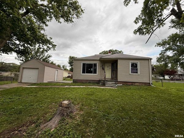 2104 W Packard Street, Decatur, IL 62522
