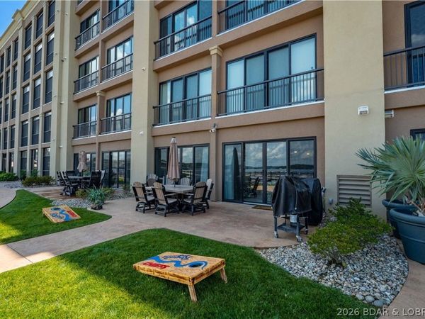 1184 Jeffries Road, Unit 111, Osage Beach, MO 65065