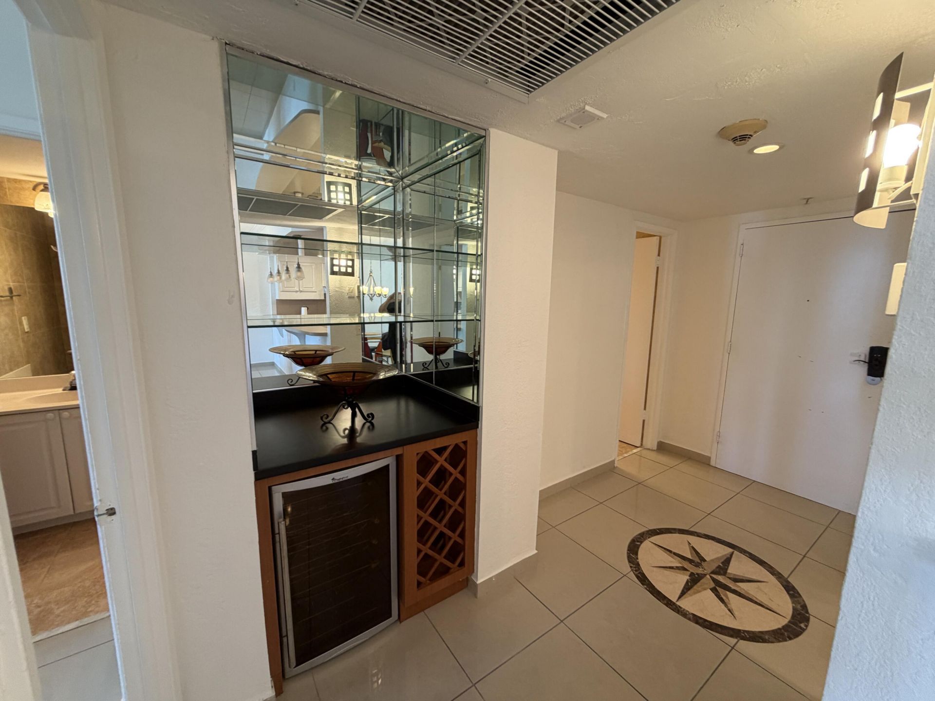 19390 Collins Avenue, Unit 1405, Sunny Isles Beach, FL 33160 Photo