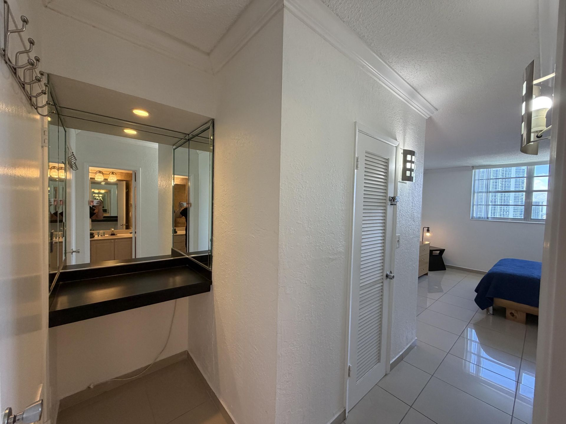 19390 Collins Avenue, Unit 1405, Sunny Isles Beach, FL 33160 Photo