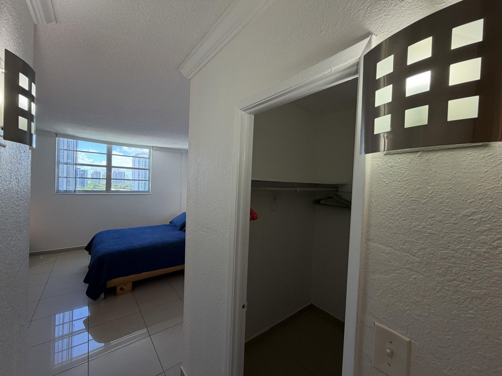19390 Collins Avenue, Unit 1405, Sunny Isles Beach, FL 33160 Photo