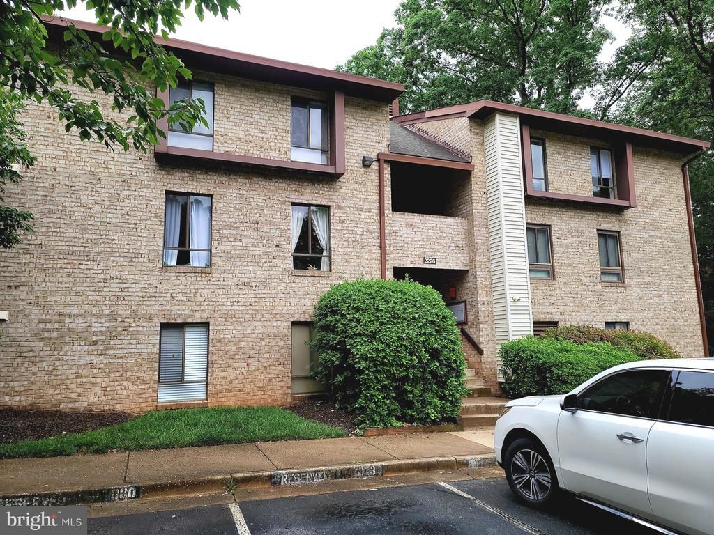 2226 Castle Rock Square , Unit 1B, Reston, VA 20191 Main Photo