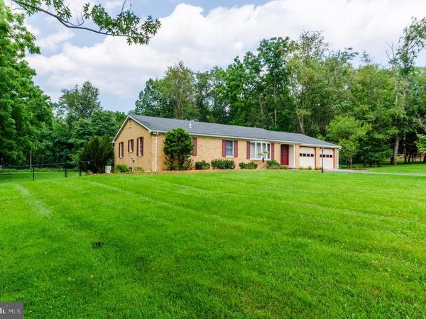 887 WOODBURY DRIVE, KEARNEYSVILLE, WV 25430