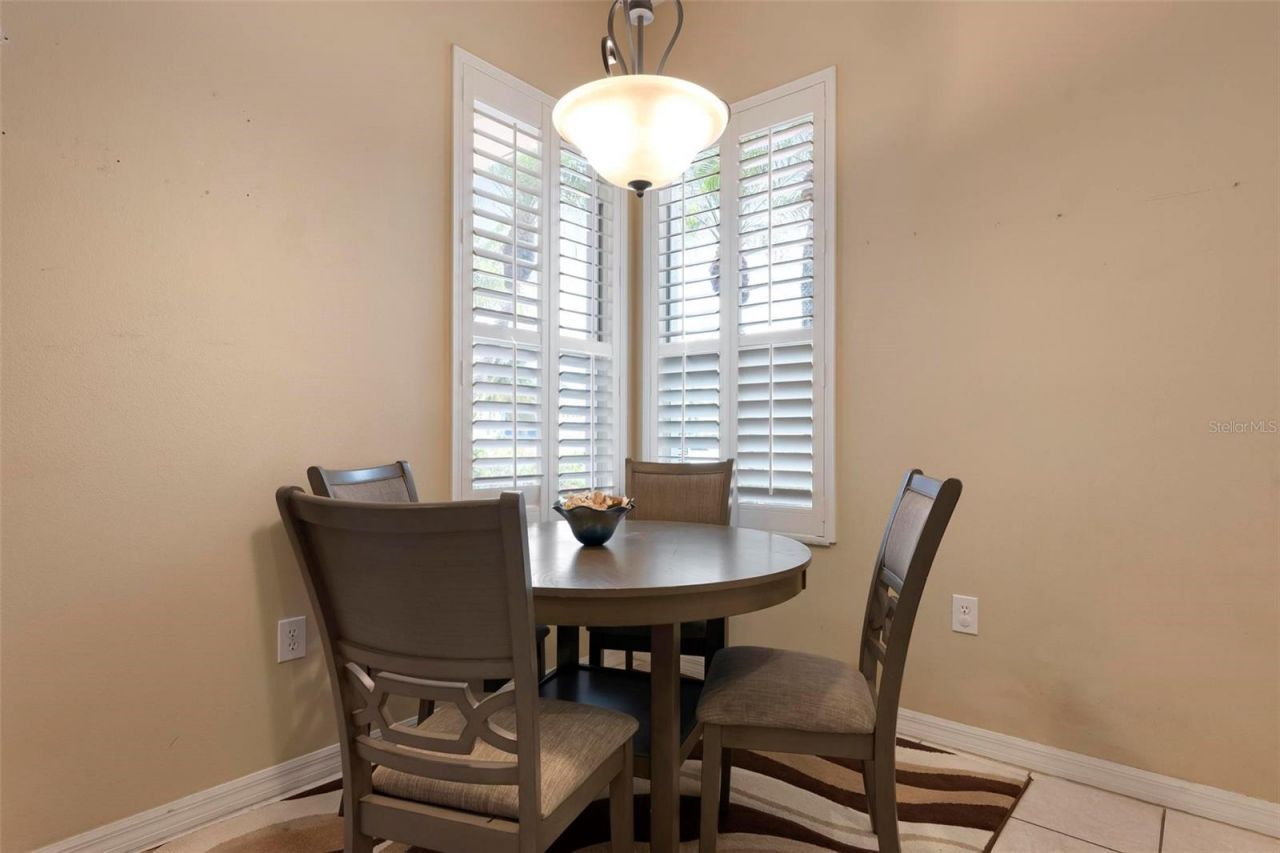 6852 Sagebrush Circle, Sarasota, FL 34243 Photo