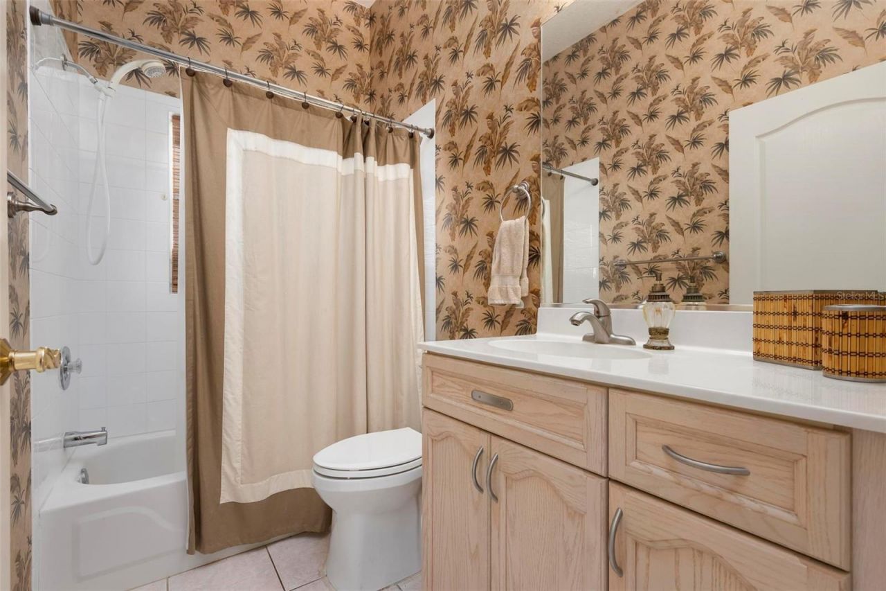 6852 Sagebrush Circle, Sarasota, FL 34243 Photo