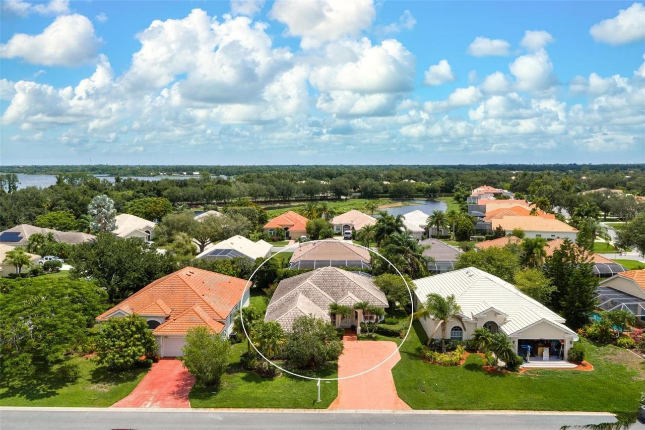 6852 Sagebrush Circle, Sarasota, FL 34243 Photo