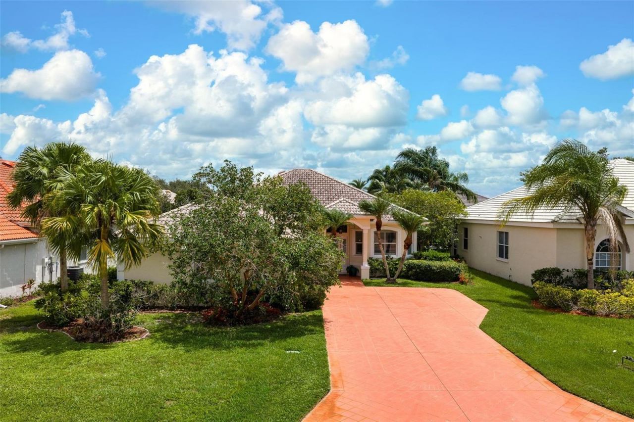 6852 Sagebrush Circle, Sarasota, FL 34243 Photo