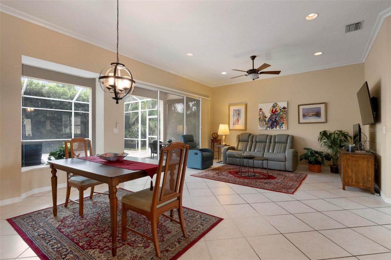 6852 Sagebrush Circle, Sarasota, FL 34243 Photo