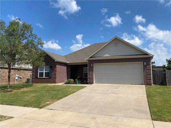 2703 Whispering Woods Court , Lowell, AR 72745