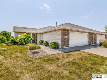16001 Tucker Plaza, Bennington, NE 68007