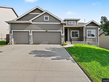 18612 Redwood Street, Omaha, NE 68136