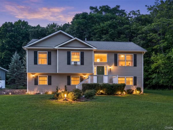 18 Hickory Place, Middletown, NY 10941