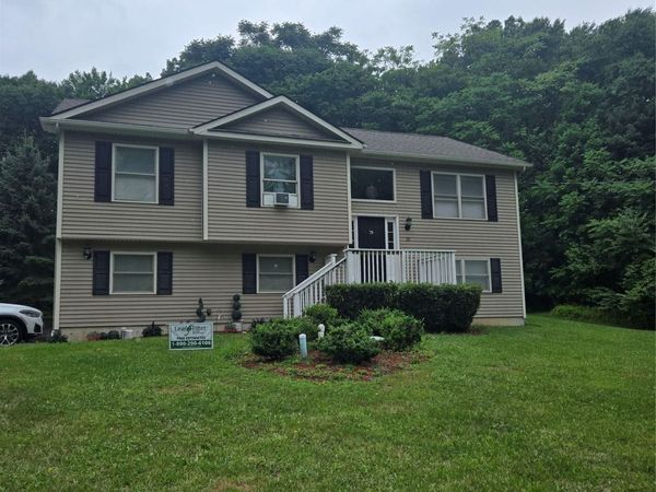 18 Hickory Place , Middletown, NY 10941