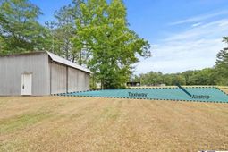 715 Pilots Lane photo 4