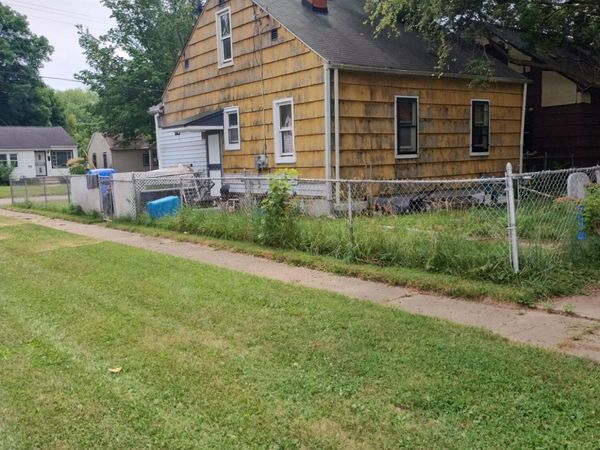 3621 Winona Street, Flint, MI 48504