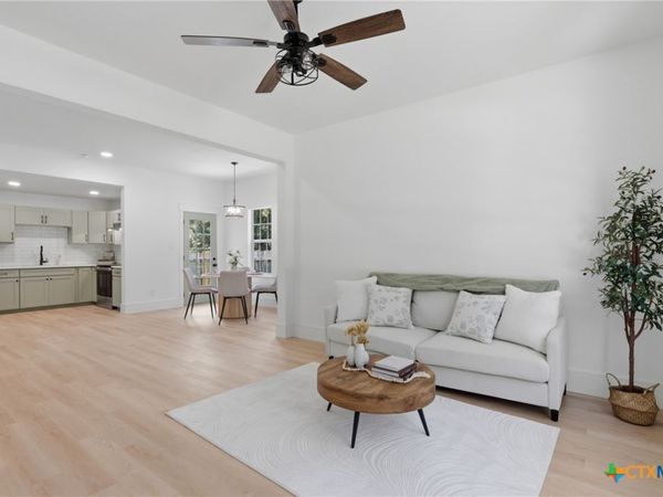 415 Elm Street, Seguin, TX 78155