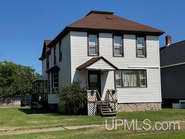 226 N 15th Street, Escanaba, MI 49829