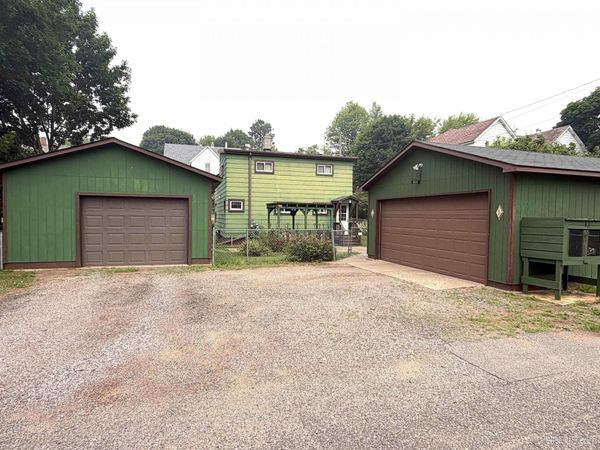 518 E Ridge Street, Ishpeming, MI 49849