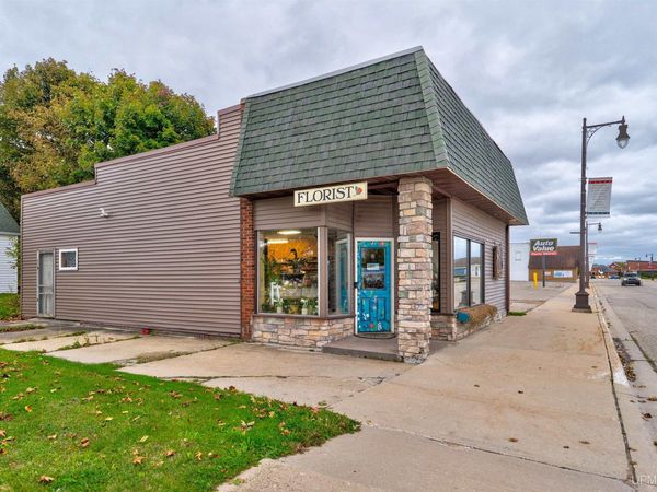 176 River Street, Manistique, MI 49854