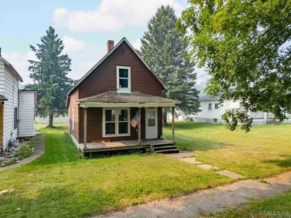 17 Marquette Avenue, Crystal Falls, MI 49920