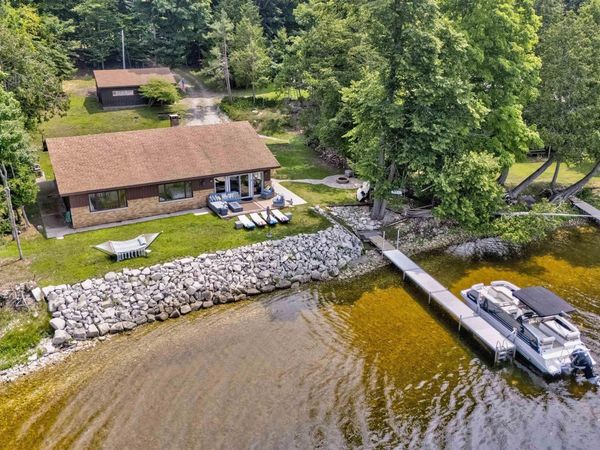 1453 N Country Club Drive, Hiawatha Twp, MI 49854